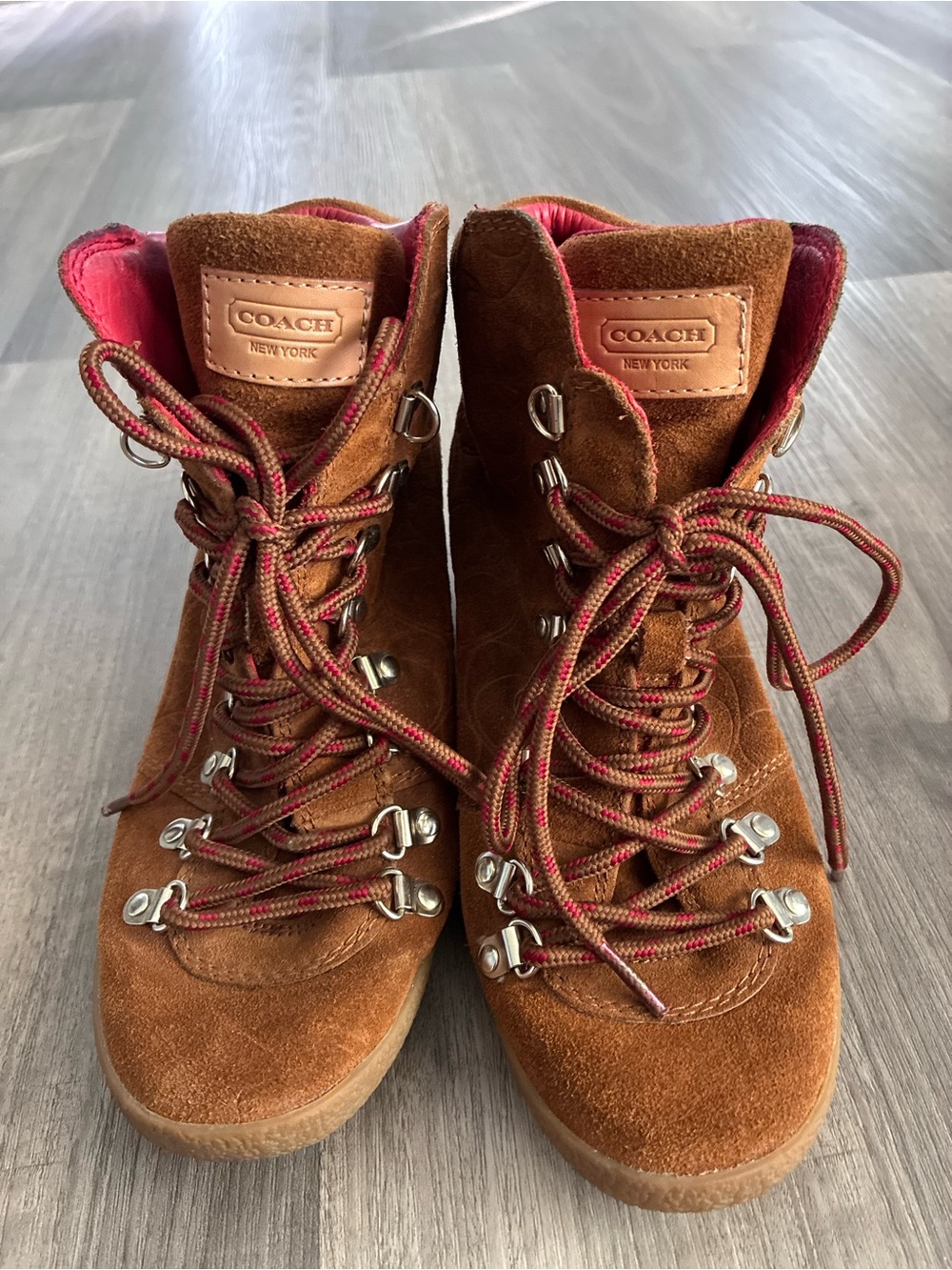 Coach Noelle wedge sneaker boots in a women's size 7.5 - Picture 2 of 8